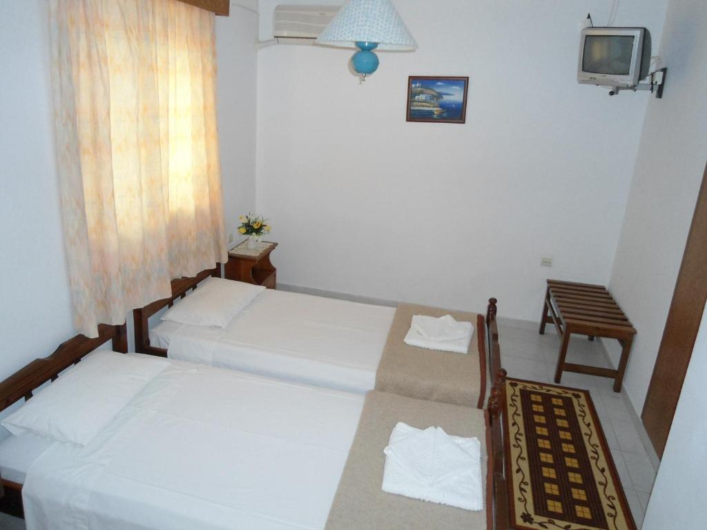 Evi Apartments And Studios Theológos Стая снимка
