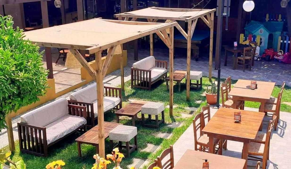 Evi Apartments And Studios Theológos Екстериор снимка
