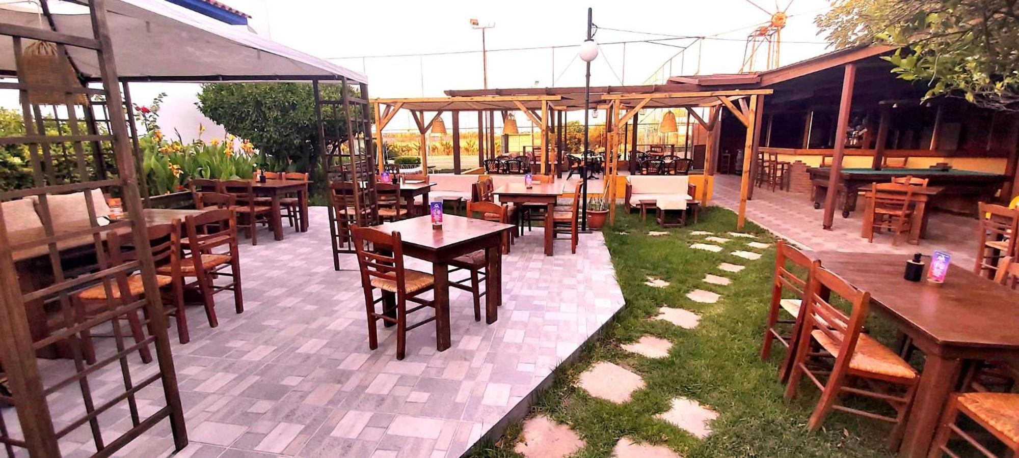 Evi Apartments And Studios Theológos Екстериор снимка