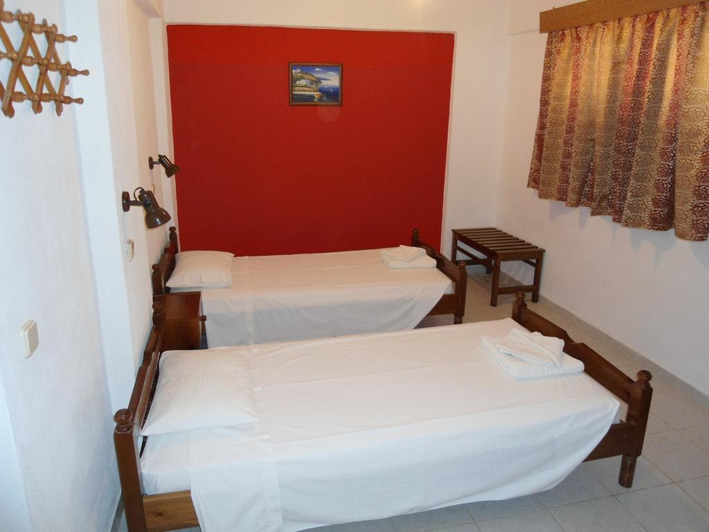 Evi Apartments And Studios Theológos Стая снимка