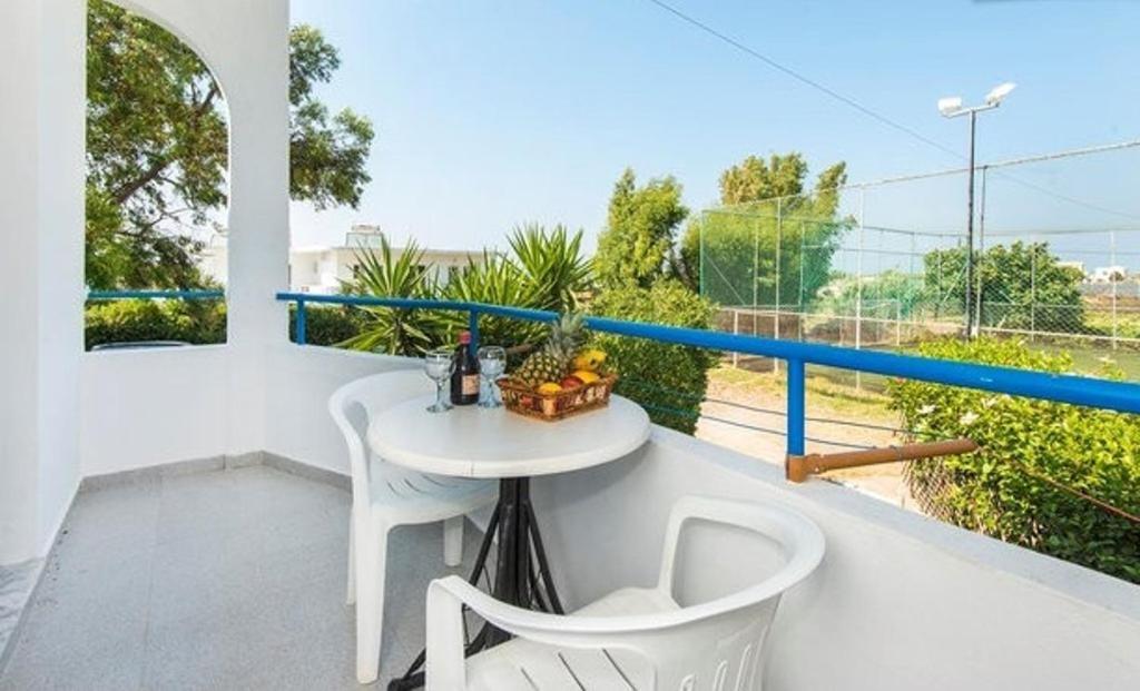 Evi Apartments And Studios Theológos Стая снимка