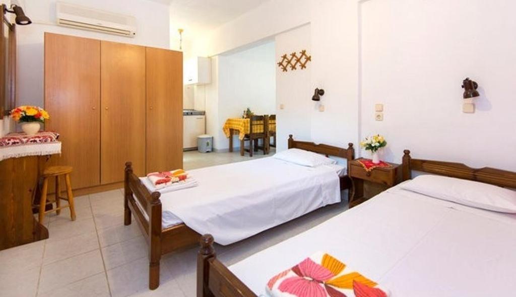 Evi Apartments And Studios Theológos Стая снимка
