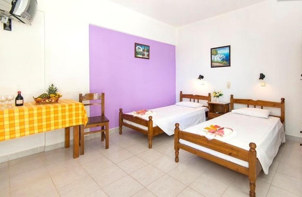 Evi Apartments And Studios Theológos Стая снимка