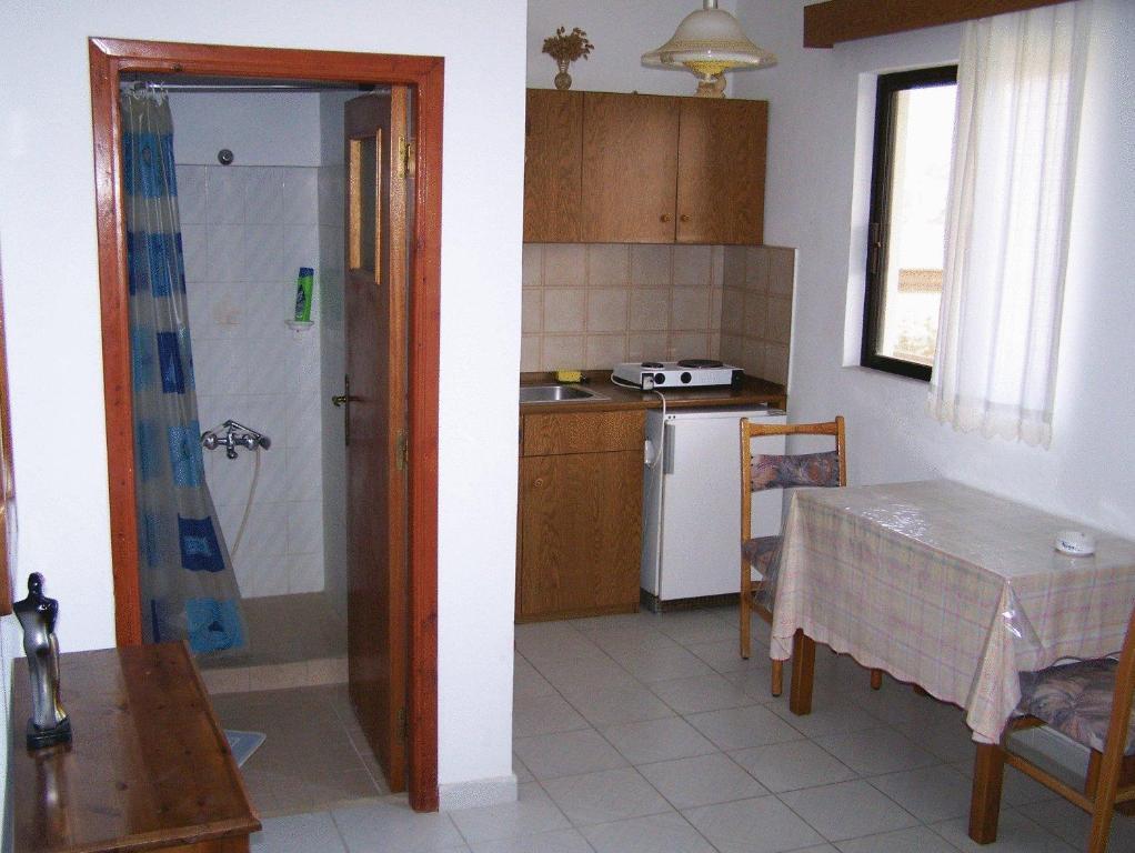 Evi Apartments And Studios Theológos Стая снимка