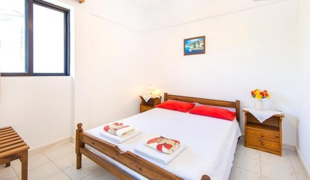 Evi Apartments And Studios Theológos Стая снимка